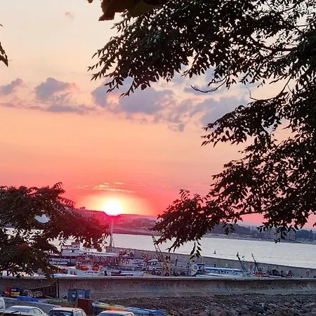 Oasis Deluxe By The Sea Daire Ravda