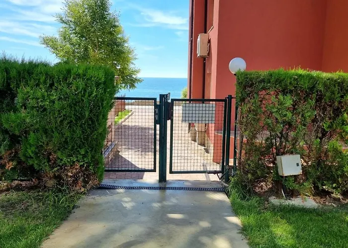 Oasis Deluxe By The Sea 公寓